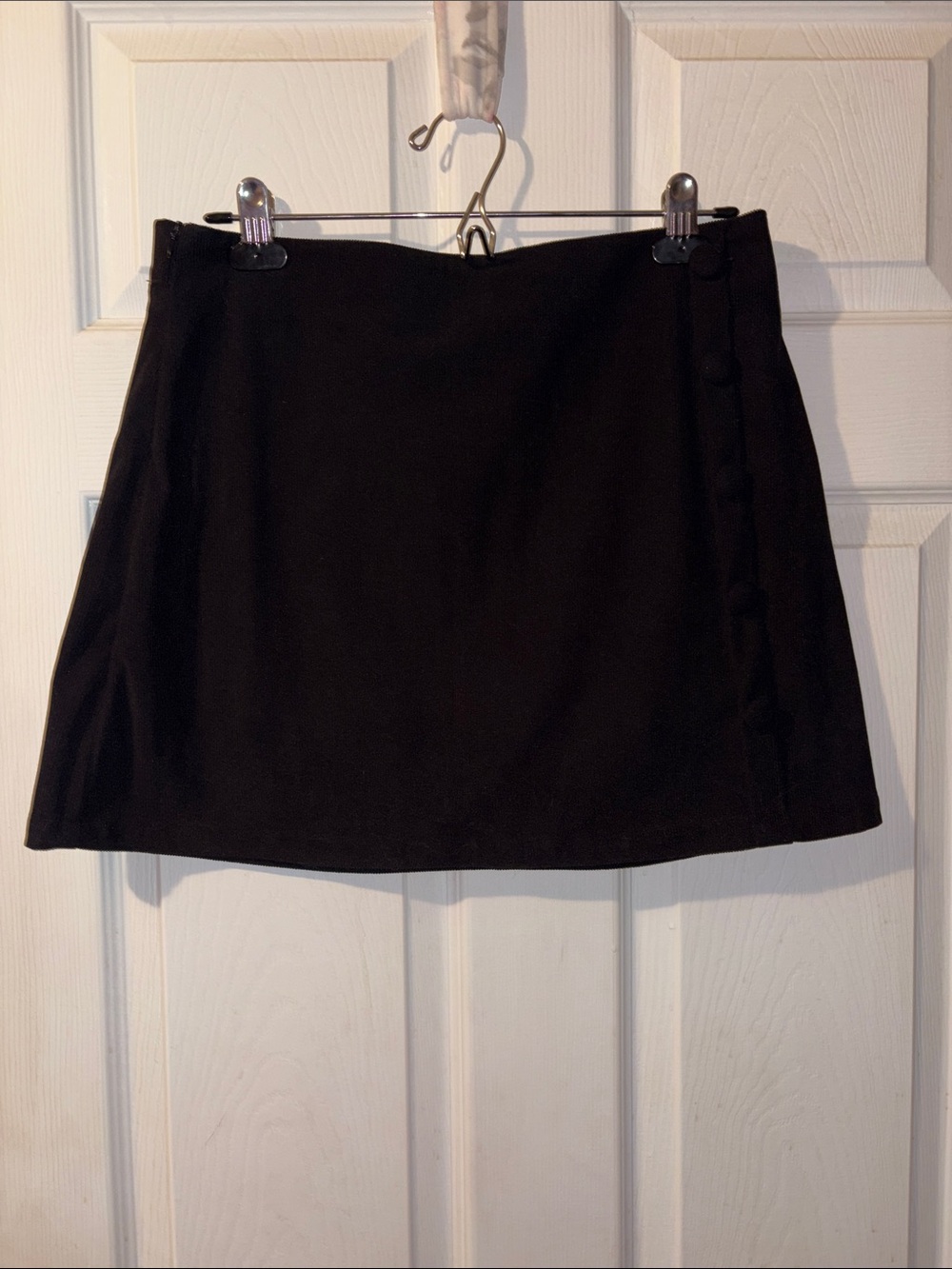 HALARA Black Mini Skirt with Side Button Detail